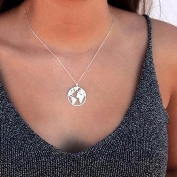 NWOT Gold Globe Map Necklace - Picture 2 of 16